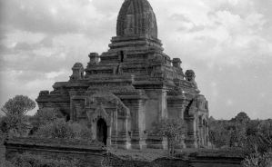 Temple n°842 Ta-wet-hpaya du site de Pagan EFEO_PICP07056