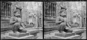 Banteay Srei : gardien d'échiffre à tête de singe (bâtiment central, face sud, coté est) EFEO_FINL02180