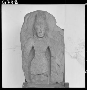 Statue de Siva en grès du musée national de Bangkok EFEO_GROB00762