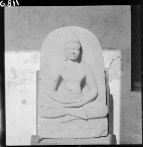 Statue de Buddha en grès du musée national de Bangkok EFEO_GROB00775