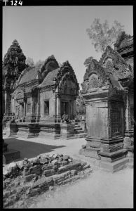 Sanctuaire et mandapa de Banteay Srei EFEO_GROB02267
