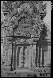Bibliothèque nord de Banteay Srei EFEO_GROB02286