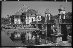 Temple de Tirta Gangga EFEO_GROB03848