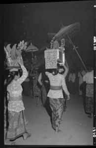 Fête au Pura Maospait de Denpasar EFEO_GROB03886