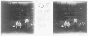 « Java (1930). Monuments. Halte du Dr Van Stein Callenfels à Suku - Jeta » EFEO_MARH00421