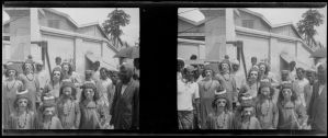 « Ceylan. Troupe de comédiens ambulants dans les rue de la ville » EFEO_MARH00598